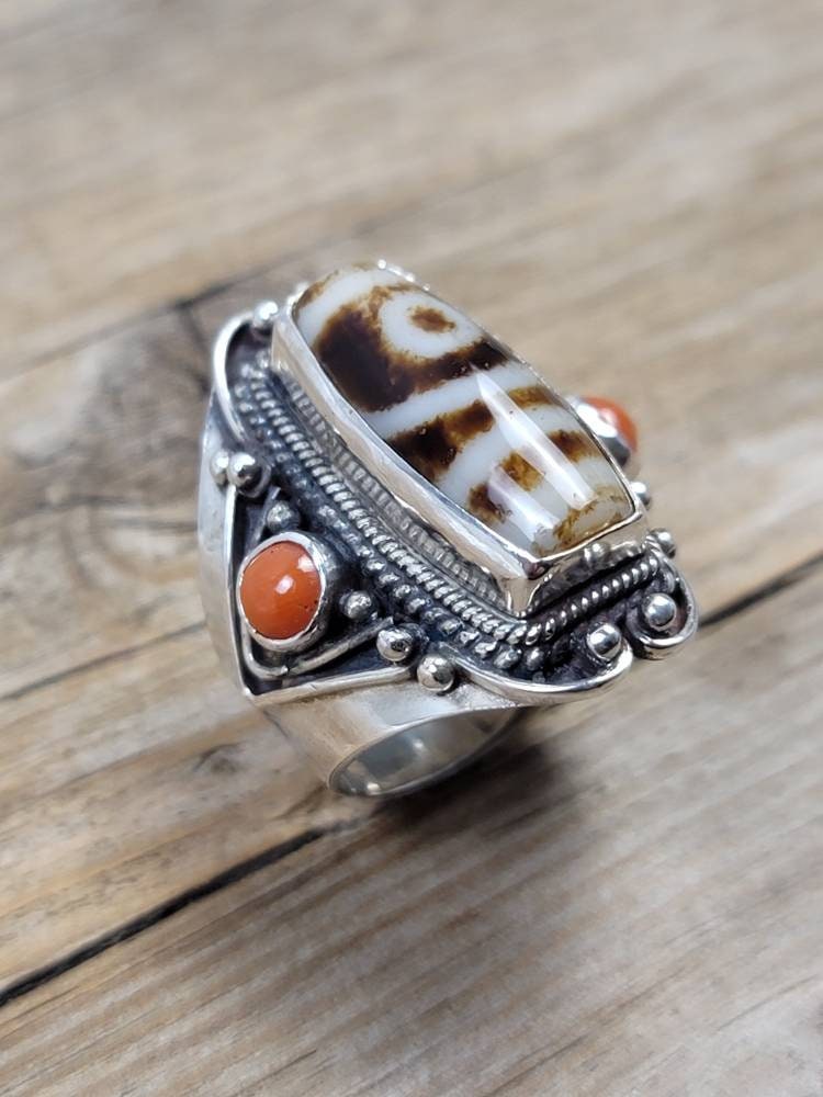 Dzi Agate and Coral Vintage Design Ring, 925 Sterling Silver