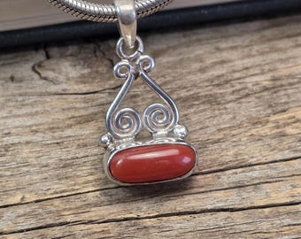 Minimalist Green Turquoise Pendant in 925 Sterling Silver | Handmade Oval Gemstone Necklace | Boho Southwestern Jewelry