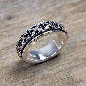 6mm Fleur de lis Cross spinner band ring, 925 sterling silver ring, silver ring, cross jewelry, spinner ring, cross ring, unisex jewelry
