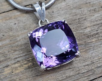 20 ct Cushion cut Amethyst Floral Pendant, 925 sterling silver, High quality Amethyst, Amethyst Pendant , Amethyst Jewelry, silver jewelry