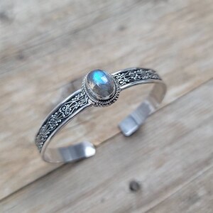 Labradorite filigree cuff bangle, 925 sterling silver bangle, labradorite bangle, labradorite jewelry, women bangle, silver bangle