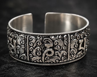 Sterling Silver Om Mani Padme Hum Cuff Bracelet, Heavy Solid Tibetan Mantra Bangle, Unisex Wide Silver Bracelet, Meditation Jewelry