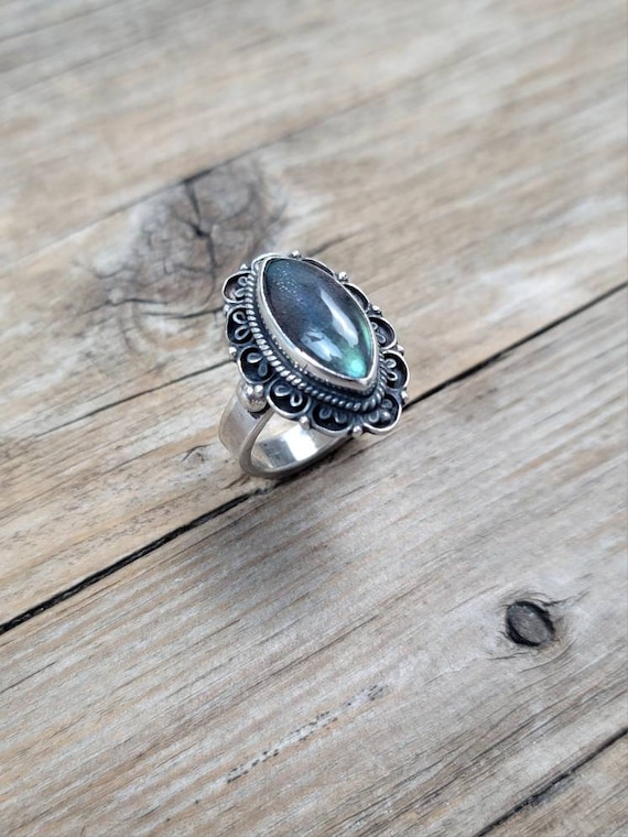 Vintage Design Labradorite Ring, 925 Sterling Silver, Labradorite 
