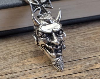 マイサクルム 十字架にかけられた悪魔 - Etsy 日本