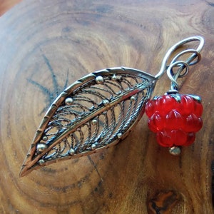Silver Raspberry Raspberry Necklace With Lampwork - Silver Filigree With Glass Raspberry ...