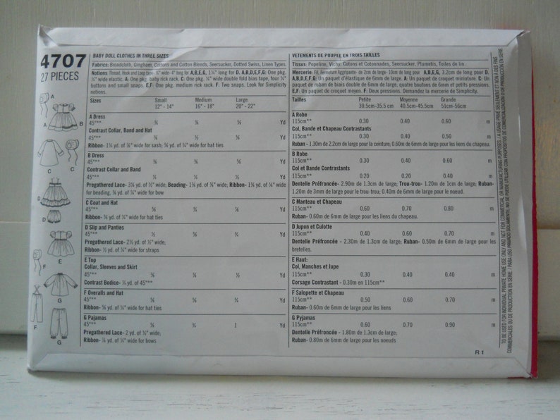 Cartamodello Simplicity 4707 Per Vestiti Di Bambole - 7 Look In 3 Taglie, Facile Da Cucire