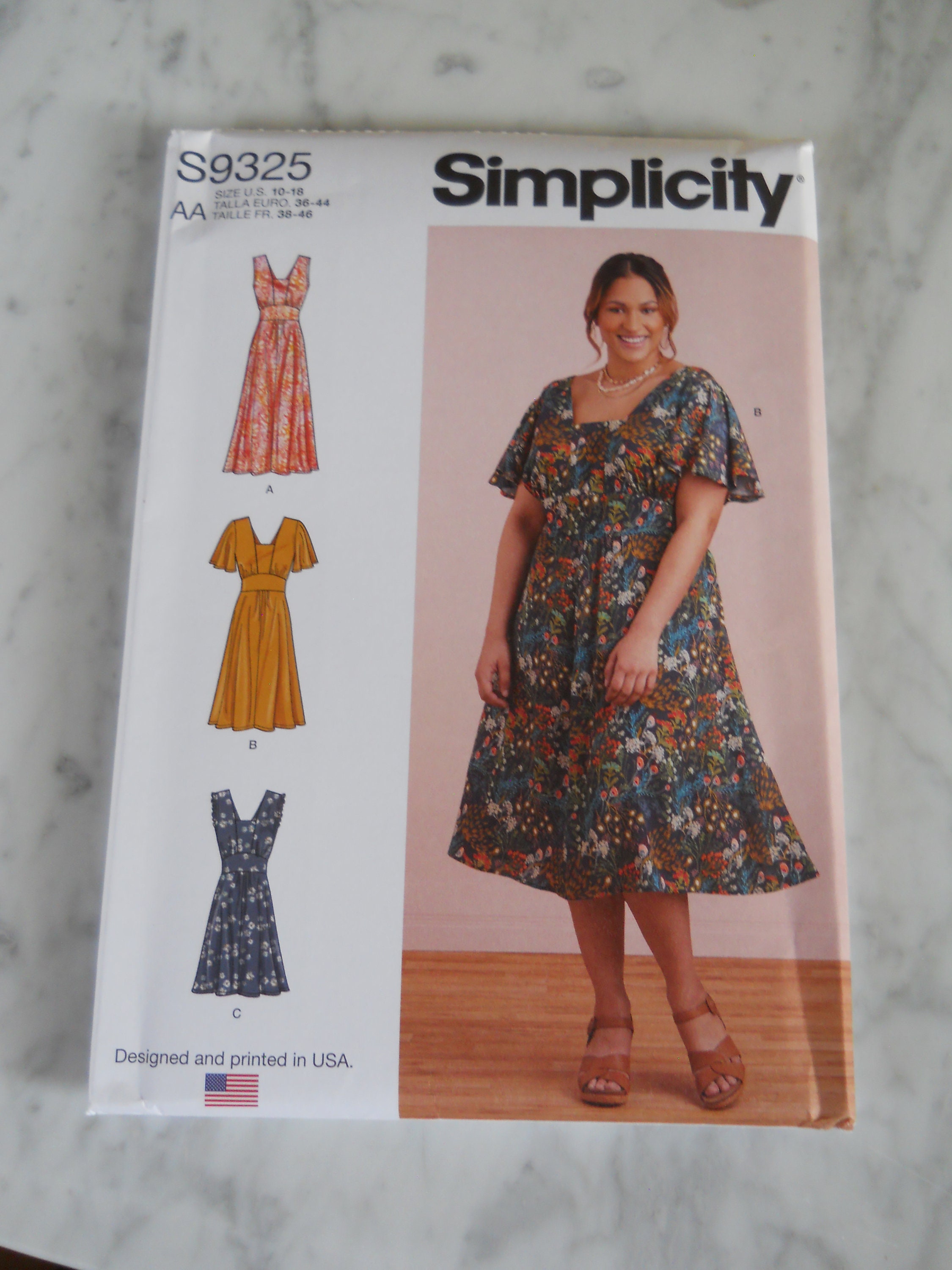 Simplicity Sewing Pattern S9490 Adaptive Unisex Recovery Gowns & Bed Robe