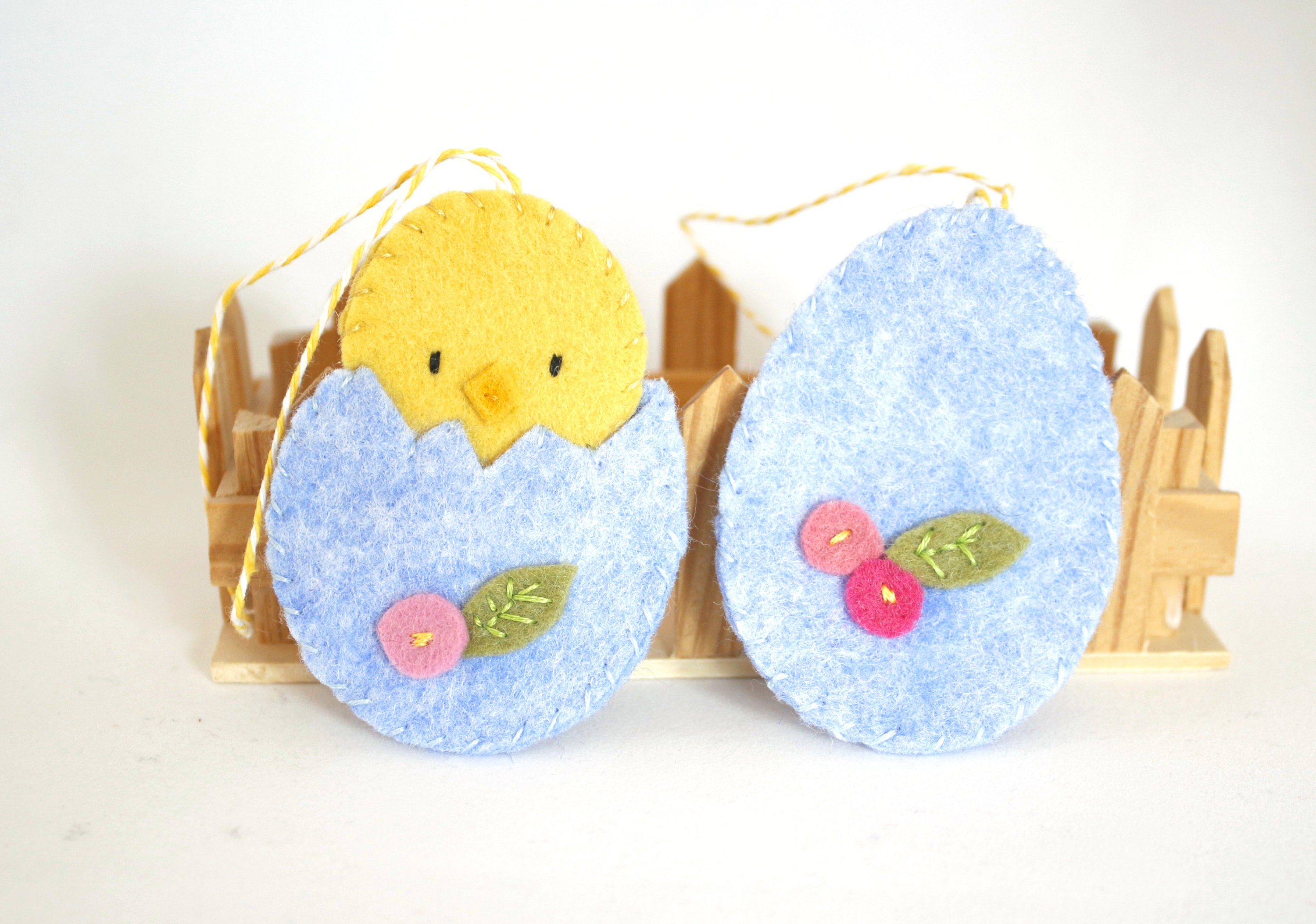 Poussin Dans Son Œuf, Décoration de Pâques en Feutrine