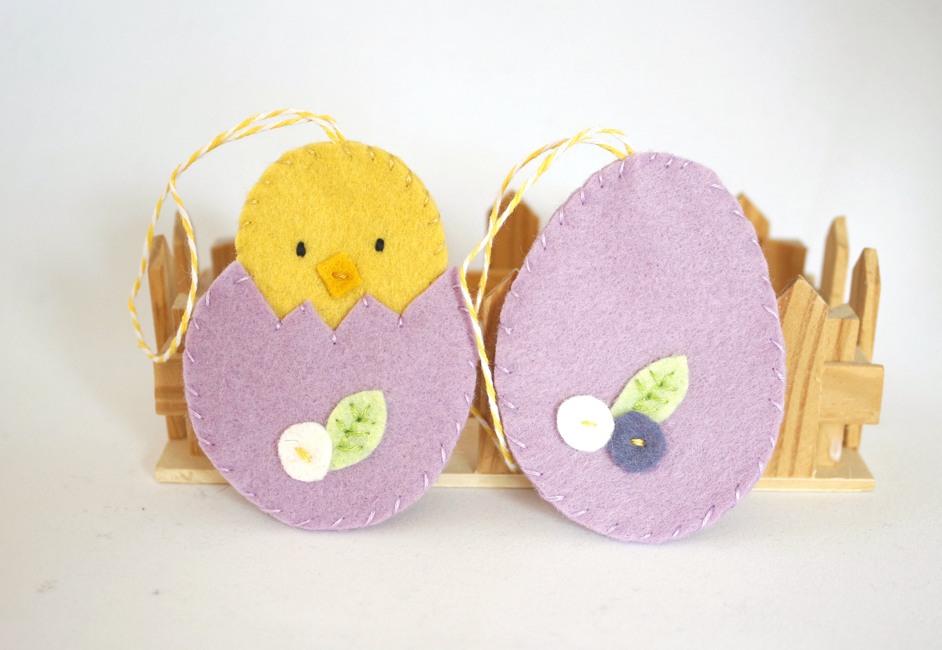 Poussin Dans Sa Coquille, Décoration de Pâques en Feutrine