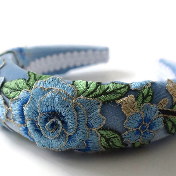 IOLA BLUE Wunderschöne helle Pastell Blumen Stickerei extra bauschiges dickes 4cm gepolstertes Samt Kopfband/Haarband perfektes Geschenk für Sie