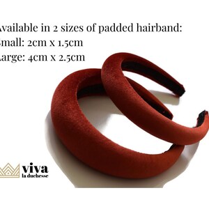 Puede incluir: Dos diademas acolchadas de terciopelo rojo, una m&aacute;s grande que la otra. Las diademas est&aacute;n disponibles en dos tama&ntilde;os: peque&ntilde;a (2 cm x 1,5 cm) y grande (4 cm x 2,5 cm).