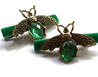 Pinzas de abeja verdes y doradas: juego de 2 hermosos lazos para el cabello de terciopelo verde con pinza de cocodrilo adornados con un par de gemas de decoración de insectos de abeja dorada