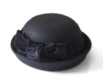 JANEY Black Childs Girls Felt Bowler Hat with crushed velvet trim and big bow - size to fit Age 2, 3, 4, 5 (2-5 years) Winter