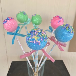 Cake Pop Wreath Attachments, Fake Cake Pops, Fake Bake Cake Pops, Pastel Cake Pops, Baby Pink Cake Pops