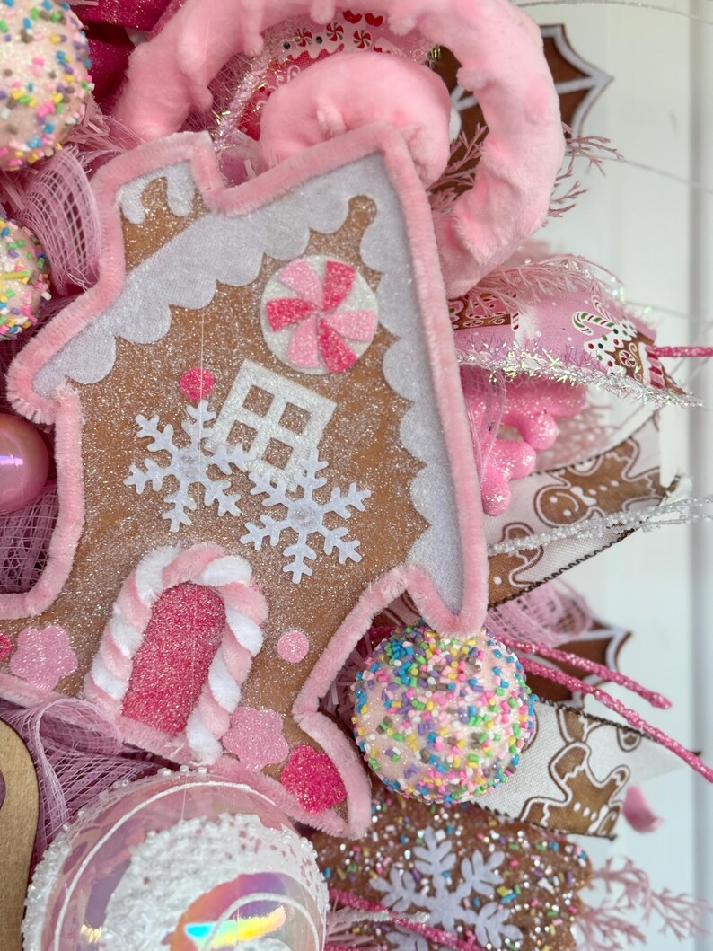 Pink Gingerbread Wreath, Christmas Gingerbread Wreath, Pink Christmas ...