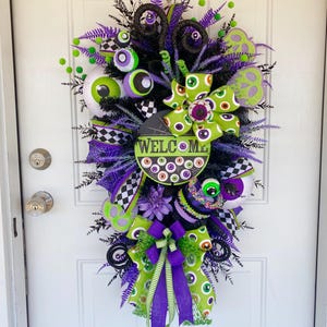 Halloween Eyeball Wreath, Eyeball Swag, Eyeball Wreath, XL Eyeball Wreath, XL Halloween Swag, Halloween Eyeball Decor, Large Eyeball Wreath