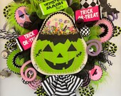 Pink and Green Halloween Wreath, Green Halloween Wreath, Pink Halloween Wreath, Halloween Candy Wreath, Trick or Treat Wreath, XL Wreath