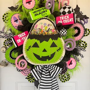 Pink and Green Halloween Wreath, Green Halloween Wreath, Pink Halloween Wreath, Halloween Candy Wreath, Trick or Treat Wreath, XL Wreath
