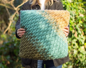 Alpine cushion cover - crochet cushion pattern, crochet cushion cover, chunky crochet cushion, alpine cushion cover, modern crochet cushion
