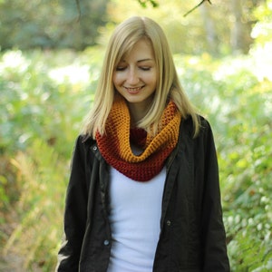 Autumn leaves crochet scarf pattern - fall crochet scarf, crochet cowl, beginner crochet pattern, crochet infinity scarf, autumn scarf