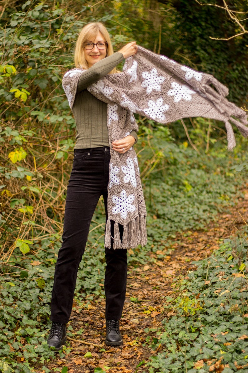 Stellar snowflake scarf crochet pattern, crochet scarf, crochet shawl, PDF crochet pattern, winter crochet pattern image 5