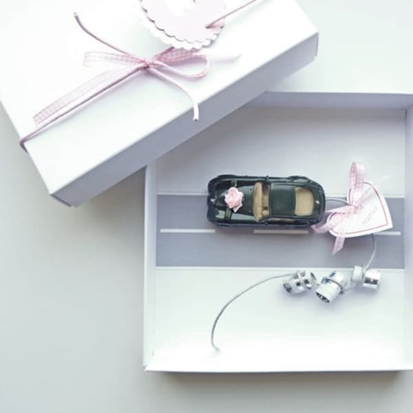 Hochzeitsgeschenk Geldgeschenk-Verpackung für Hochzeit: Auto (bahn) rosa, Geld schenken Geldverpackung Bräutigam Braut Geschenk schnurzpieps