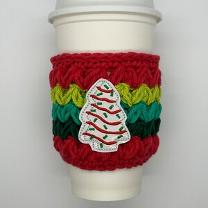 Weihnachtskuchen Kaffeetasse gemütlich, kleiner Debbie Baum Tassenärmel, Häkeltasse gemütlich, Häkelschalenärmel, Weihnachtsgeschenk, Geschenk für Lehrer