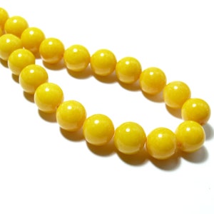 HX1107 - 1 strand of Yellow Mashan Jade Round Beads