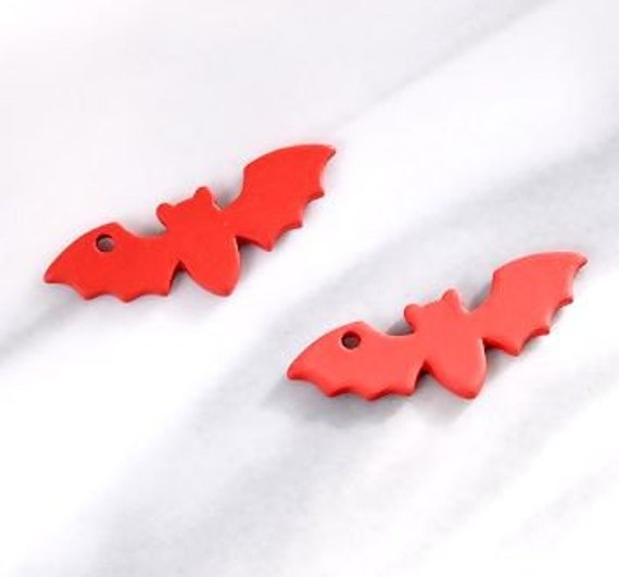 Ps11652978 Pax 4 Pendentifs Halloween Chauve Souris Métal Coloris Rouge