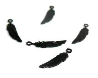 AE11110375 Lot of 10 Small watermark pendant prints Feathers 3 by 12 mm Black color