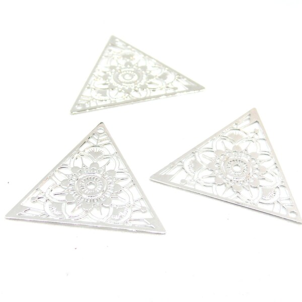 AE1111967 Lot de 4 Estampes pendentif connecteur filigrane Triangle 28mm coloris Argent Vif