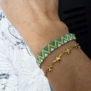 duo bracelet tissé vert et étoiles en acier doré, bohème chic avec perles Miyuki vert doré, combo chic image 1