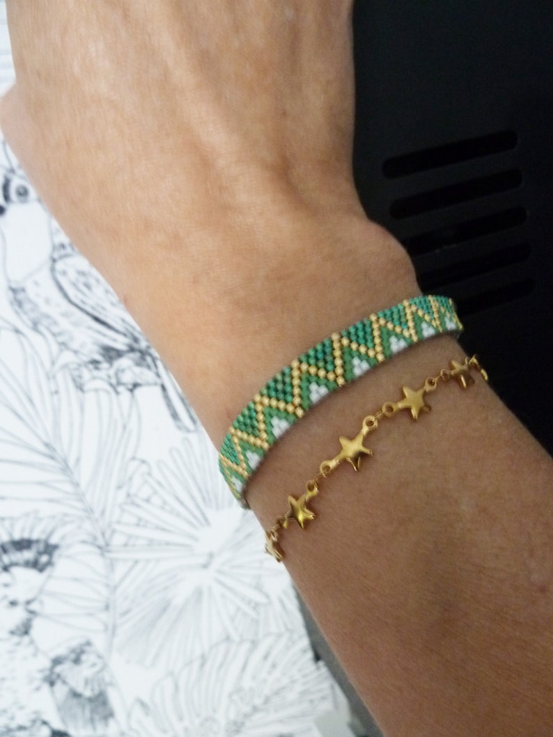 duo bracelet tissé vert et étoiles en acier doré, bohème chic avec perles Miyuki vert doré, combo chic image 1