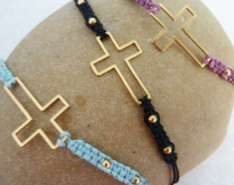 Friendship bracelet in macramé with gold steel cross, pink / blue / black, golden steel beads - adjustable bracelet