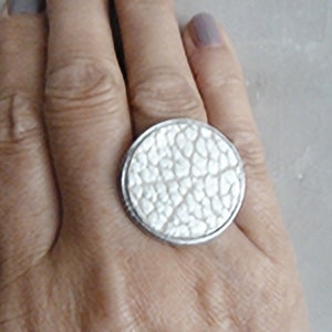 large leather ring, adjustable, pearly grey round, large format, silver, baroque, rock