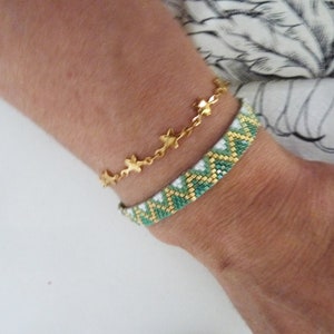 duo armband geweven groen en sterren in goudkleurig staal, boho chic met miyuki parels goudgroen, chique combo afbeelding 3