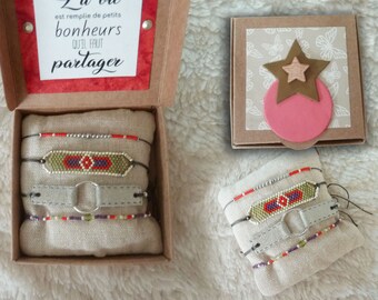 ensemble de 4 bracelets, perles et cuir, boite rangement cadeau