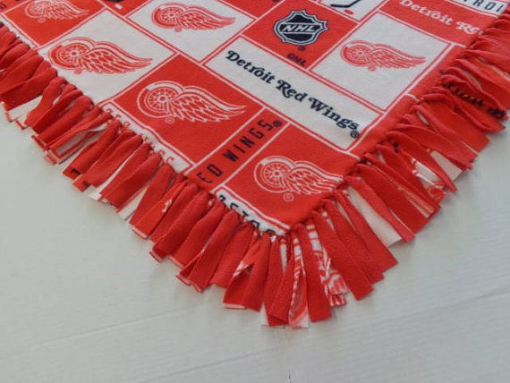 Detroit Red Wings 2-Ply Reversible Receiving Blanket
