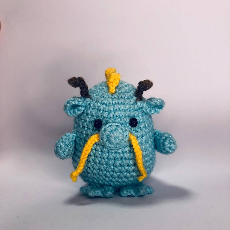 Kawaii dragon crochet toy cute pocket toy magic animal chibie cute desk buddy Blue