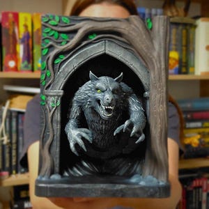 Werewolf Book Nook – Hand Painted 3D Printed Bookshelf Insert | Magic world room box