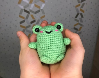 Kawaii frog crochet toy cute car hanging toy on the slide