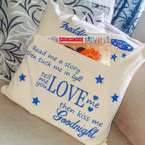 Personalized Reading Cushion Cover: Kids Book Pocket, Nursery Decor bild 1