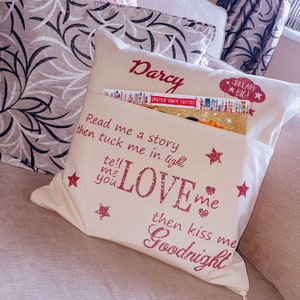 Personalized Reading Cushion Cover: Kids Book Pocket, Nursery Decor bild 2