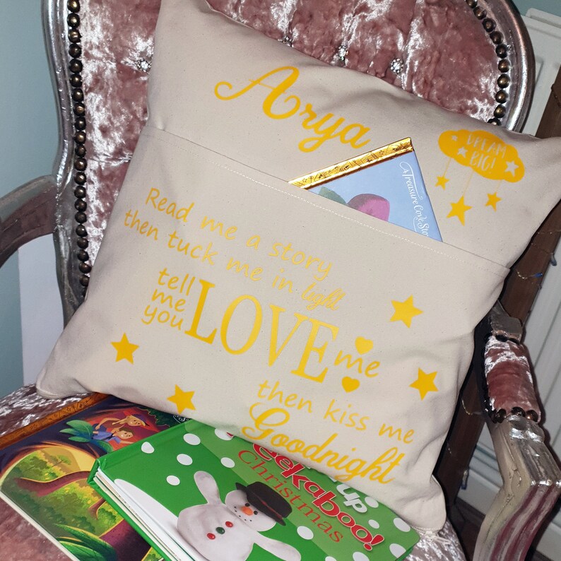 Personalized Reading Cushion Cover: Kids Book Pocket, Nursery Decor bild 7