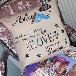 Personalized Reading Cushion Cover: Kids Book Pocket, Nursery Decor bild 8