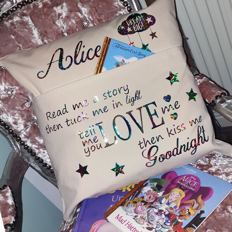 Personalized Reading Cushion Cover: Kids Book Pocket, Nursery Decor bild 8