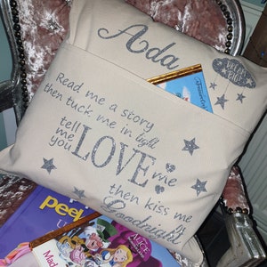 Personalized Reading Cushion Cover: Kids Book Pocket, Nursery Decor bild 5