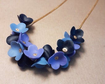 Complete Camélia necklace in blue and gold