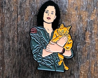 Alien tribute - Ripley & Jonesy enamel pin