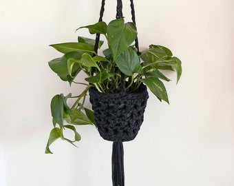 Black hanging planter, crochet plant hanger, monochrome decor, Indoor planter, plant holder, hanging basket, eco homewares, houseplants